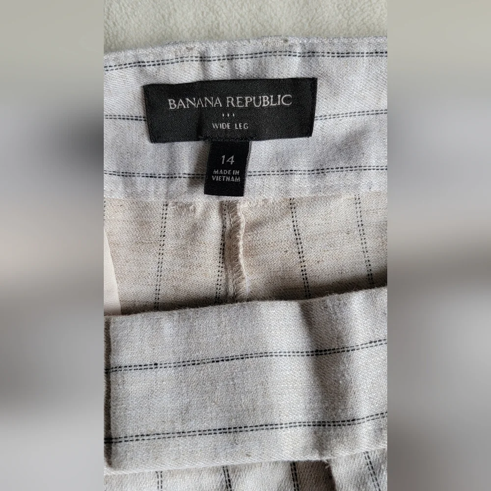 Banana Republic pinstripe linen pants, size 14
